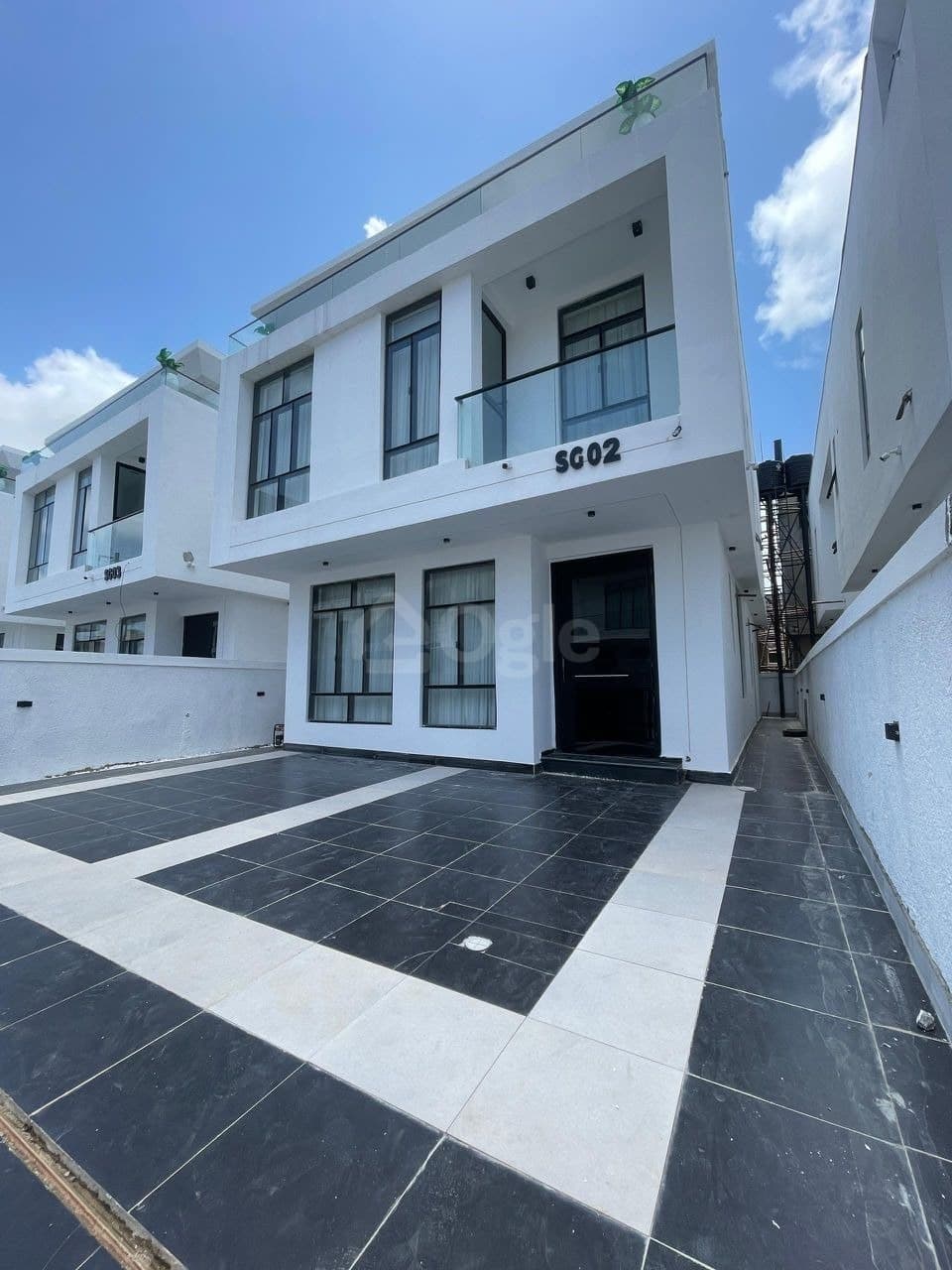GORGEOUSLY BUILT 5 BED DETACHED DUPLEX AND BQ